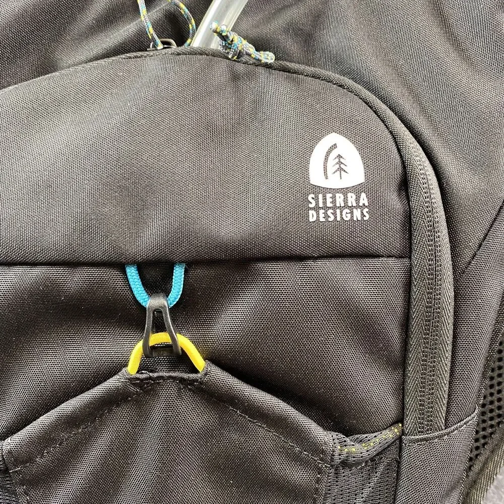 Sierra Designs Flagstaff 2L Hydration Pack Black Hiking Backpack Water Bladder